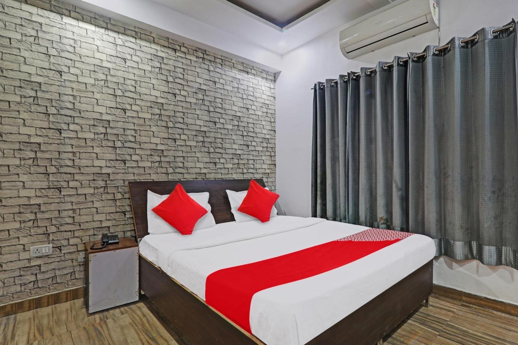 Hotel O Apm Lucknow