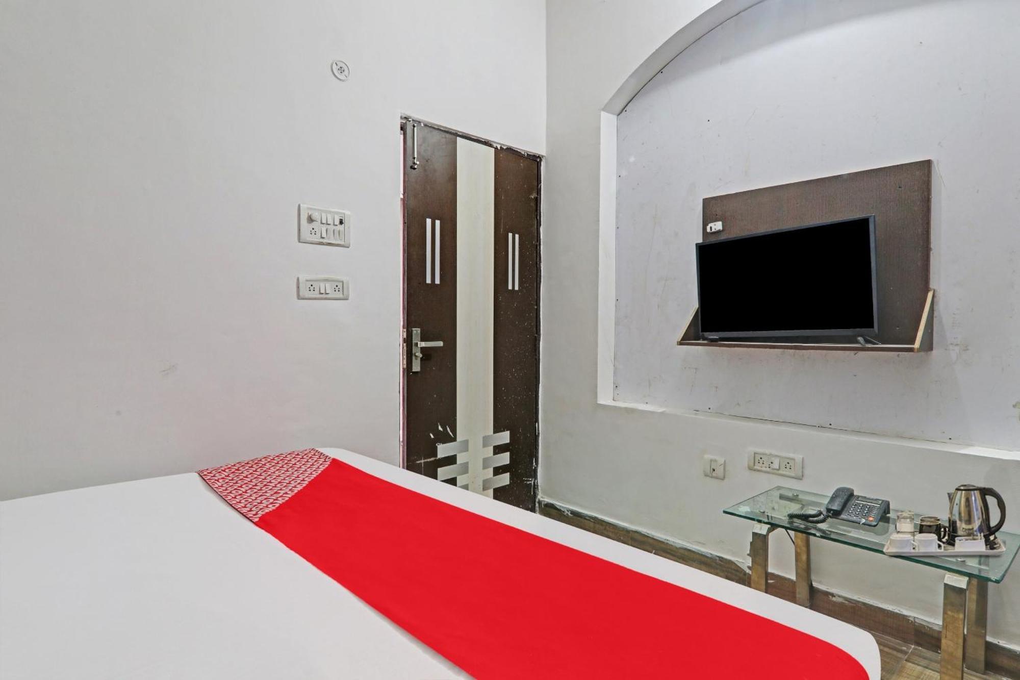 Hotel O Apm Lucknow