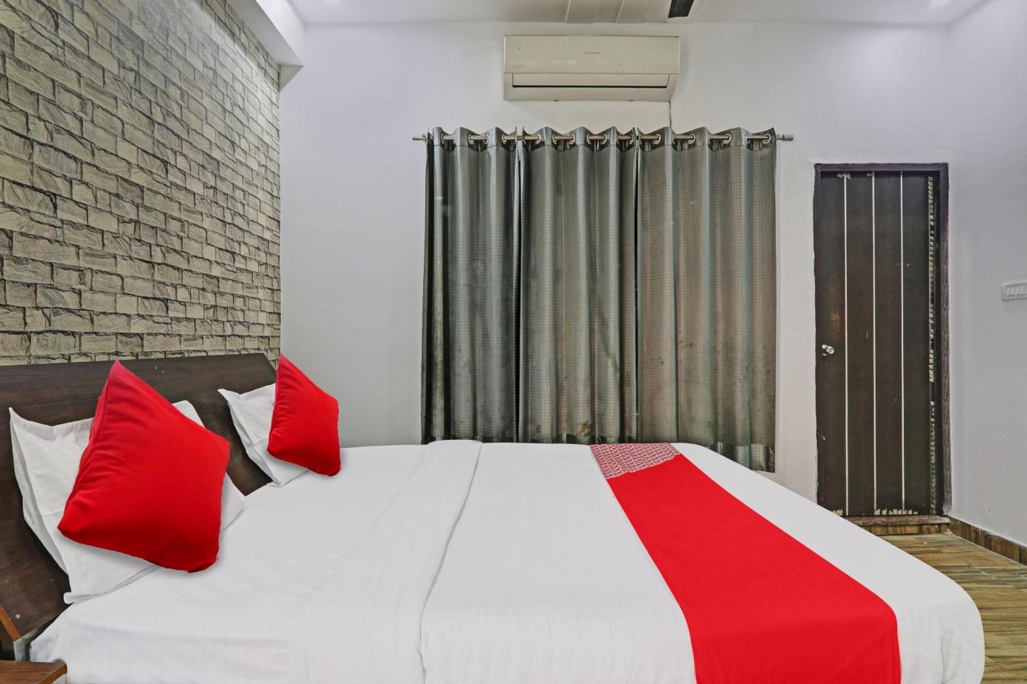 Hotel O Apm 3*